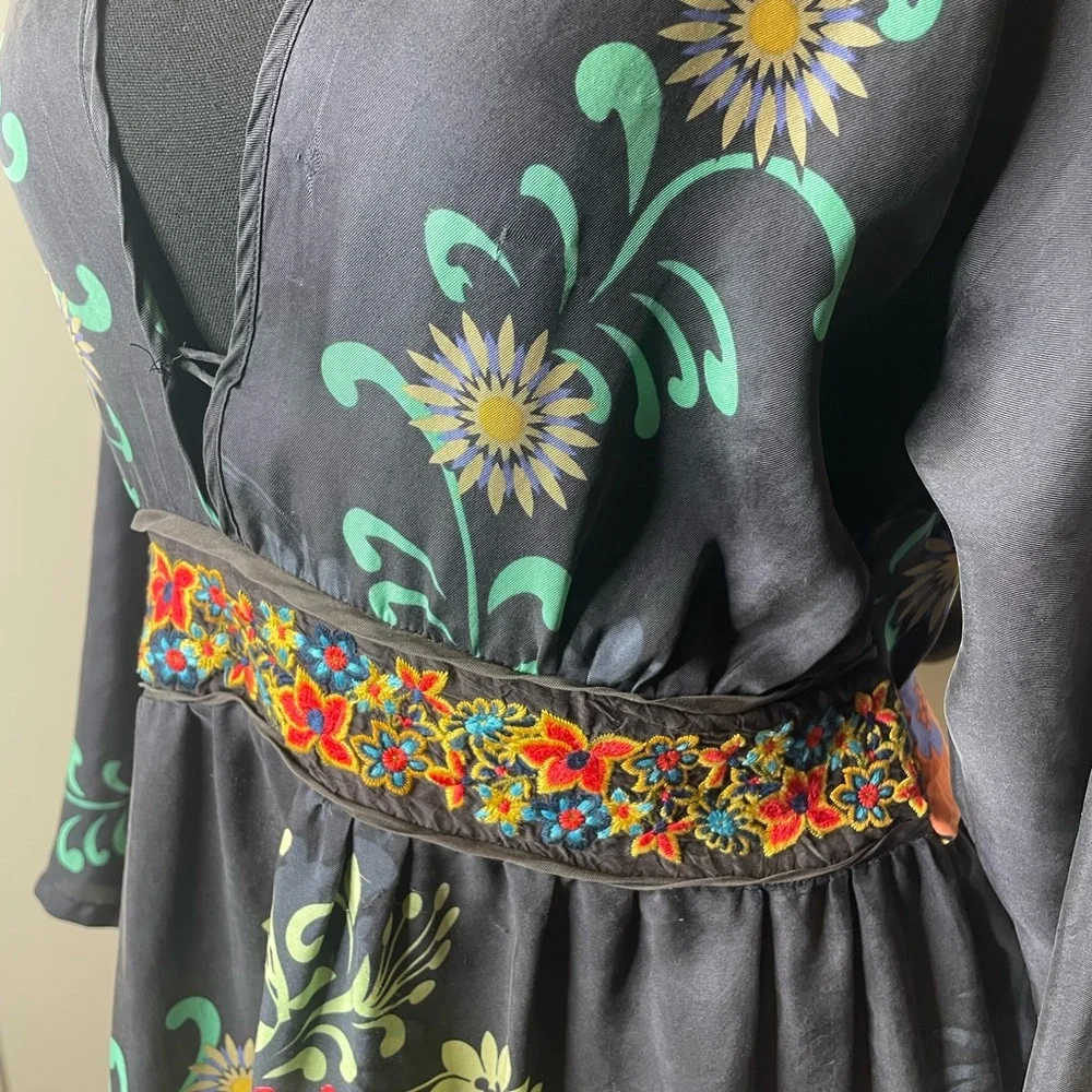 Johnny Was Silk Floral Tunic Embroidered Waistband and Tie Waist in Back Size XL - Picture 11 of 13